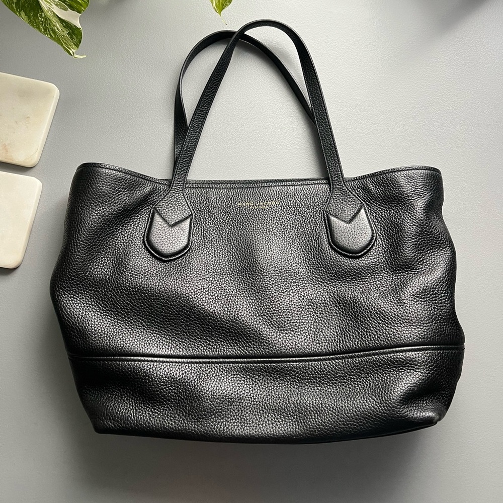 Marc Jacob’s New York Black Leather Shoulder Bag / Purse